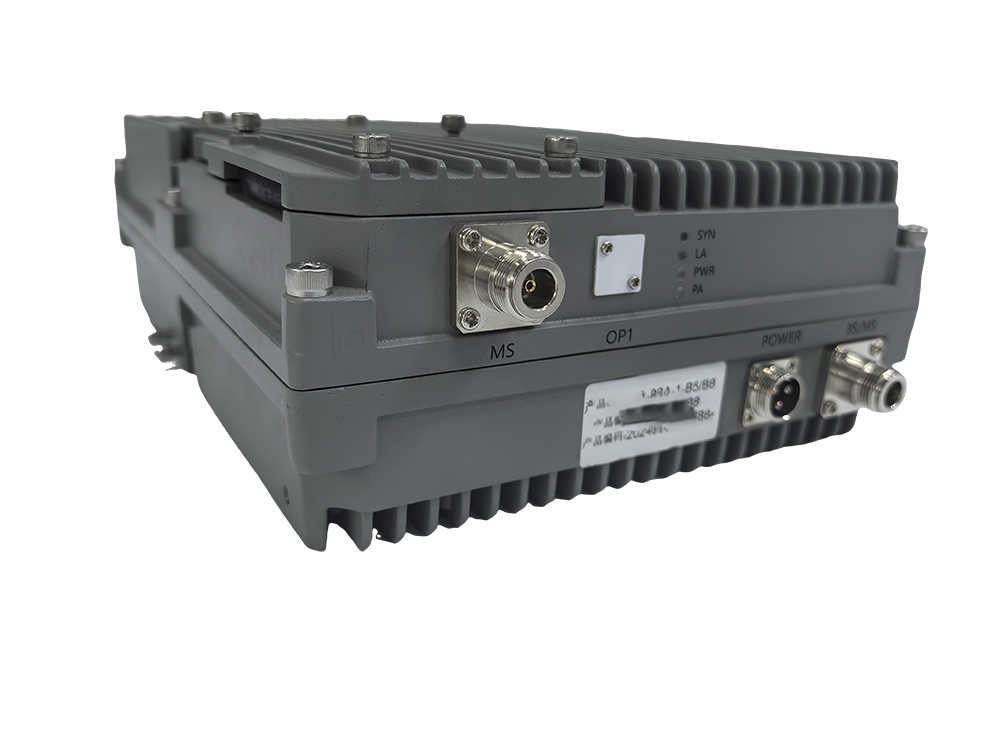  策勒三频手机信号接收器2000㎡